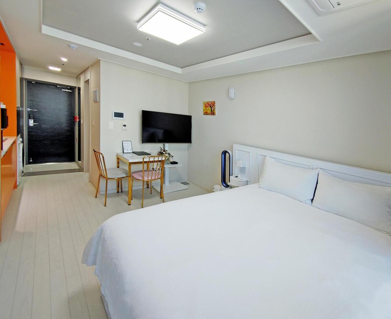 Daegu Star B&B Dsr Hotel Lily Guestroom Exterior photo