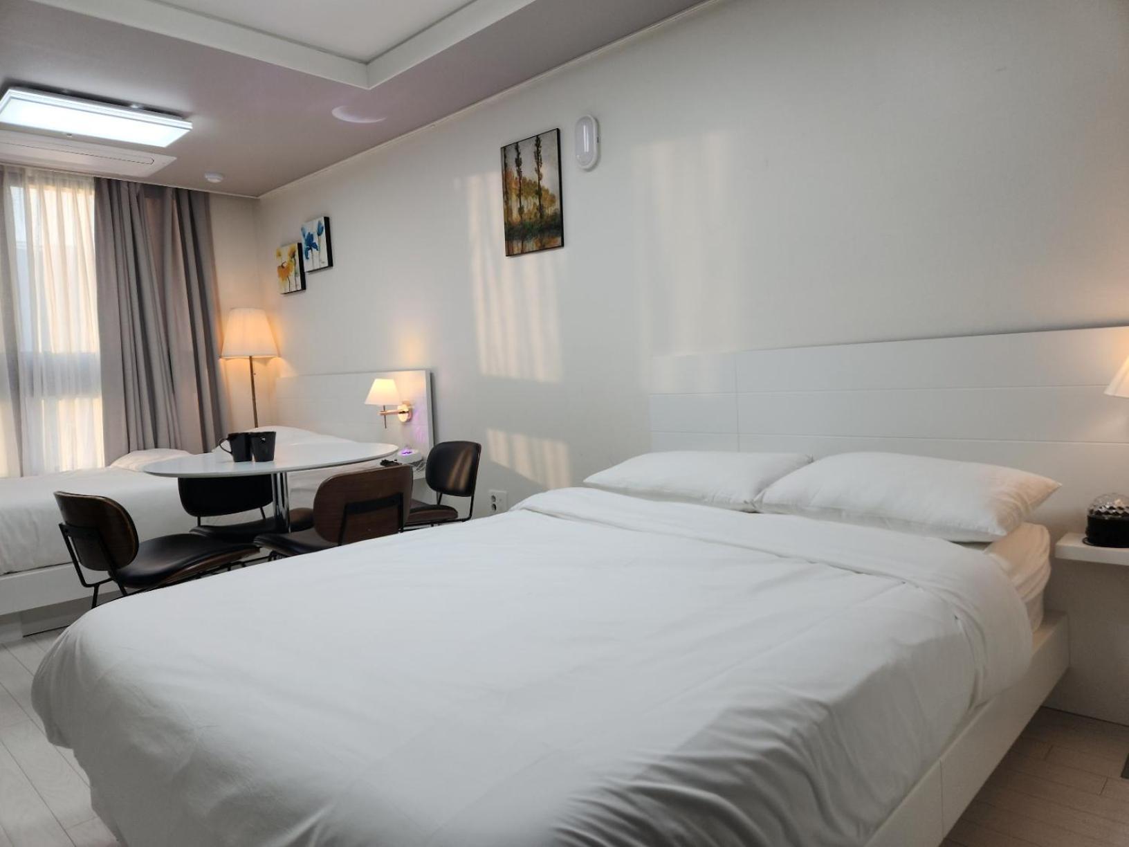 Daegu Star B&B Dsr Hotel Lily Guestroom Exterior photo