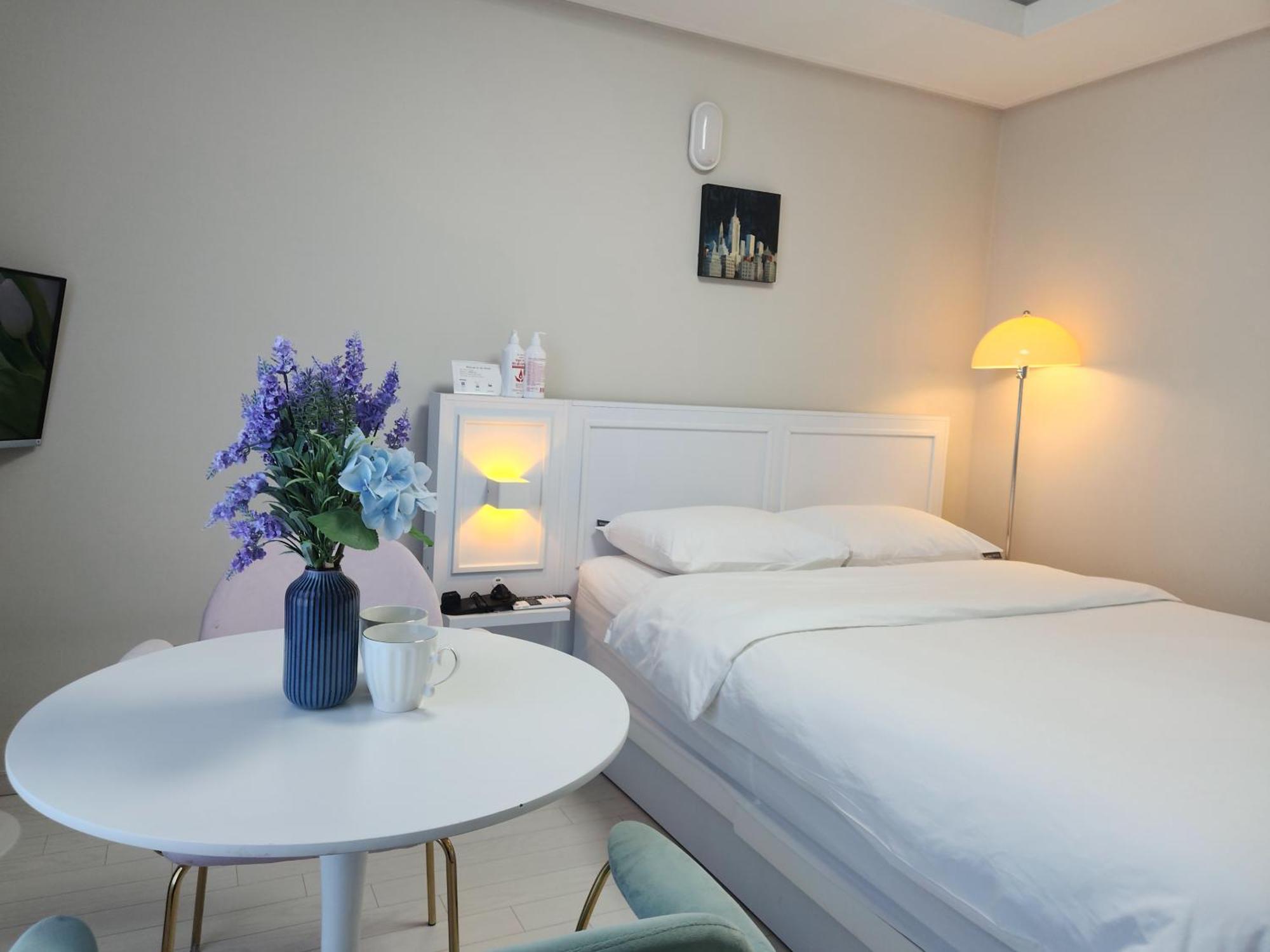 Daegu Star B&B Dsr Hotel Lily Guestroom Room photo